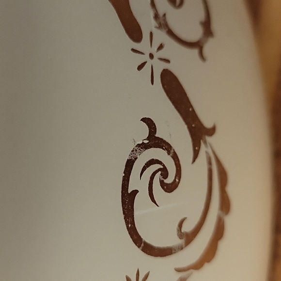 Pyrex Empire Scroll Vintage Casserole Dish With lid - Picture 8 of 16